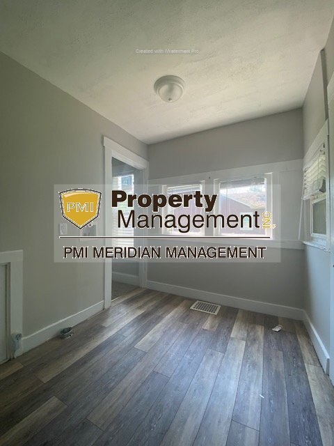 Building Photo - Spacious 4-Bedroom Duplex in Indianapolis ...