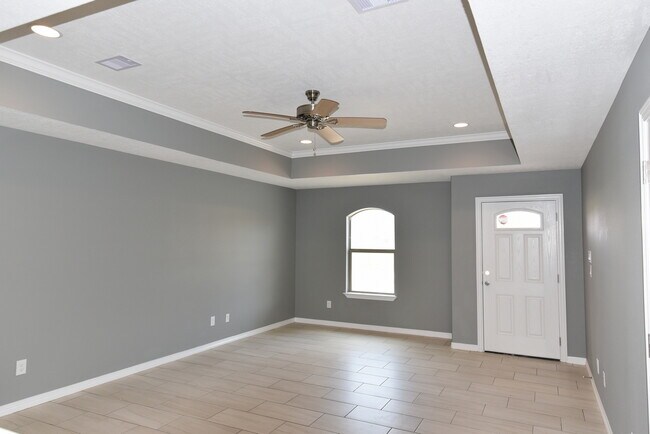 Building Photo - 315 North 2 1/2 St. Ste B