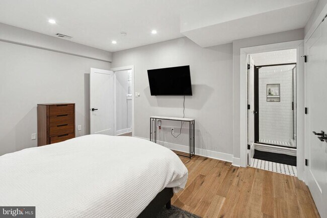 Building Photo - 1224 N 26th St