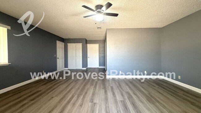 Building Photo - 10544 3rd Ave