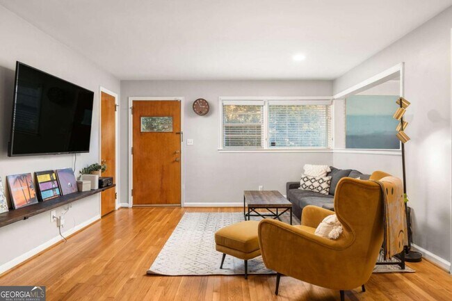 Building Photo - 811 Whelchel Dr