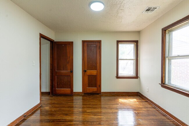Building Photo - 3 Bedroom Rent to Own Home Available!