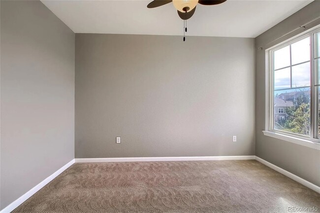 Building Photo - Stunning 3 bedroom townhome!