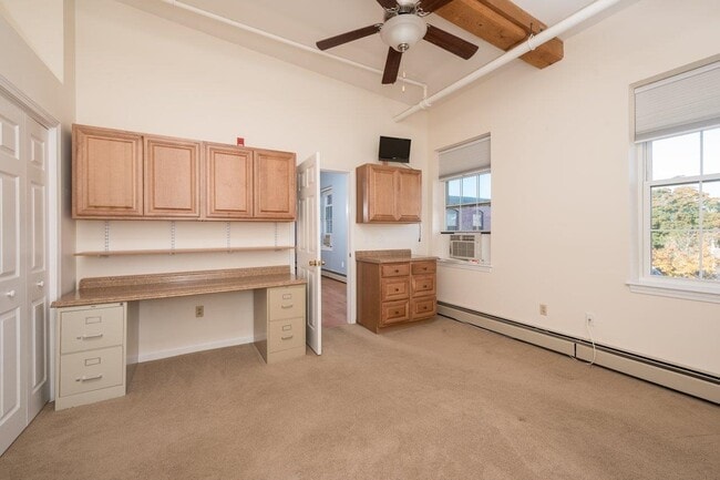 Building Photo - 156 Front St