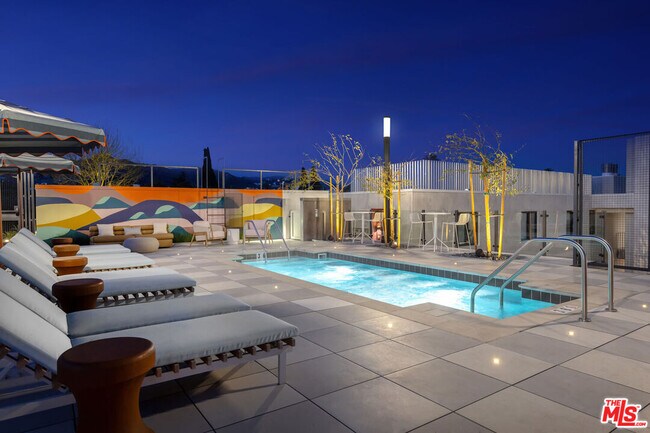 Building Photo - 7617 Santa Monica Blvd