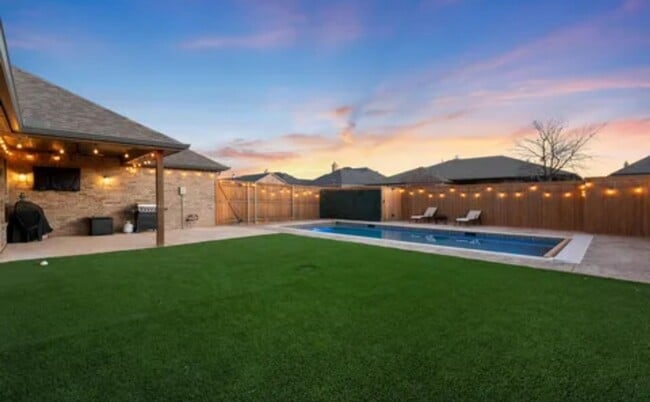 Building Photo - Enclave at Kelsey Park with Pool