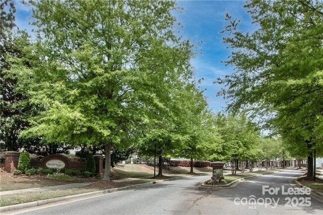 Building Photo - 137 Lynch Cir