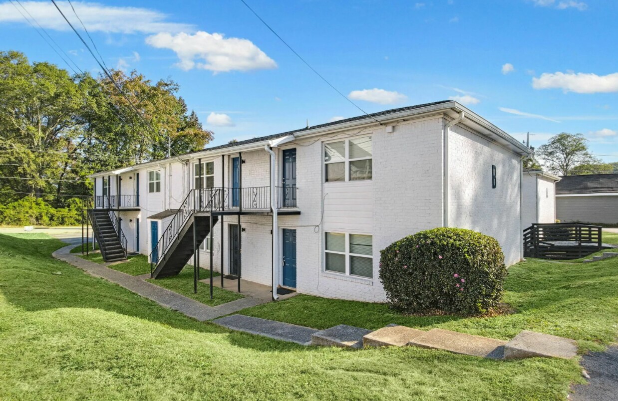 Building Photo - 969 Forest Ave