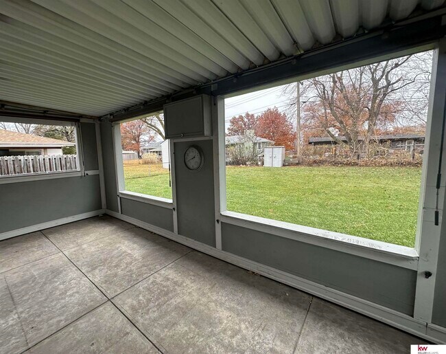 Building Photo - 5010 Castelar St