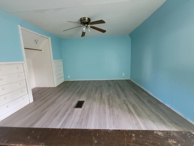 Building Photo - 1205 Priestley Ave