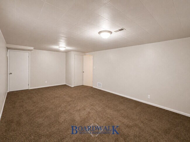 Building Photo - 1016 E 3825 S