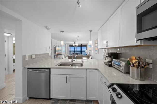 Building Photo - 6400 Estero Blvd