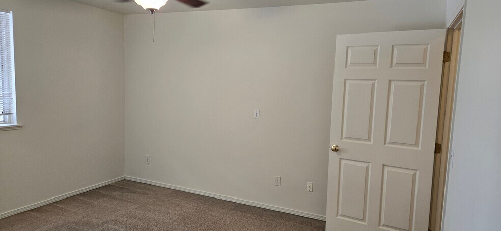 Building Photo - 620 SW 155th St