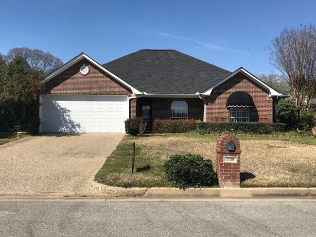 Primary Photo - 3106 Silkwood Dr