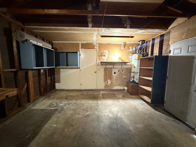Building Photo - 3 bed 1 bath available in North Highlands!