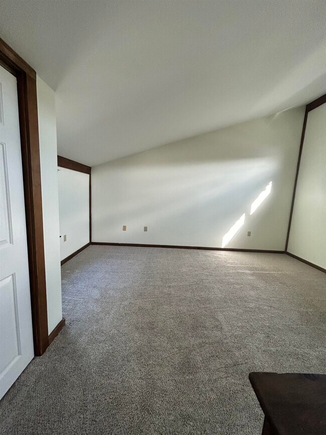 Building Photo - 576 Francestown Rd