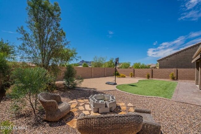 Building Photo - Spacious & Stylish Living in Saguaro Bloom...