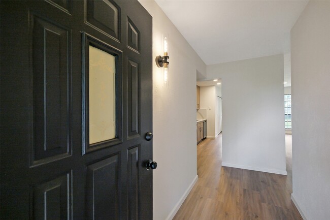 Building Photo - 5007 Ridgecreek Dr