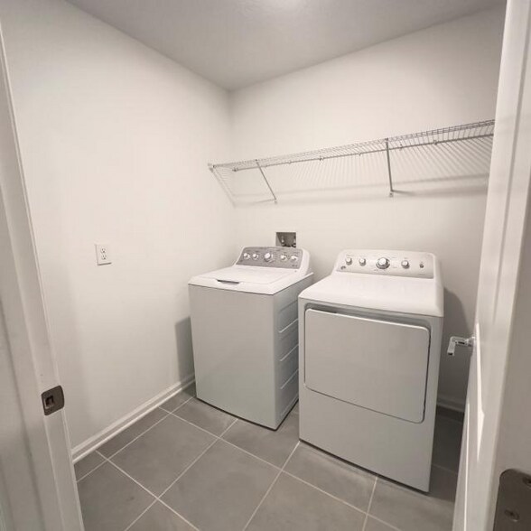 Building Photo - 1002 John Jacob Rd