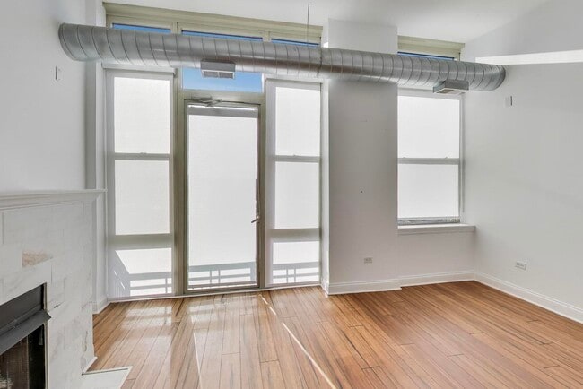 Building Photo - 1001 W Madison St