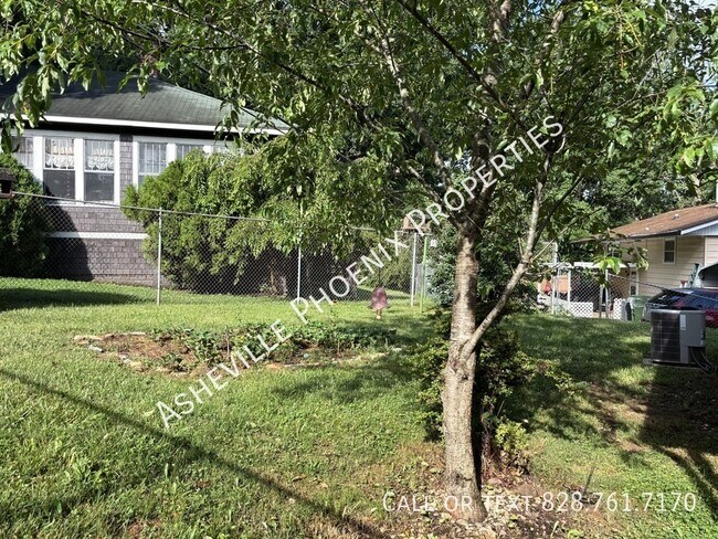 Building Photo - 18 Dogwood Ct