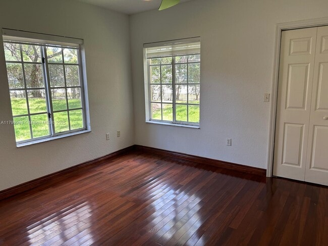 Building Photo - 2516 Centergate Dr