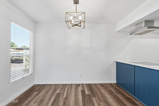 Building Photo - 1051 S Dobson Rd