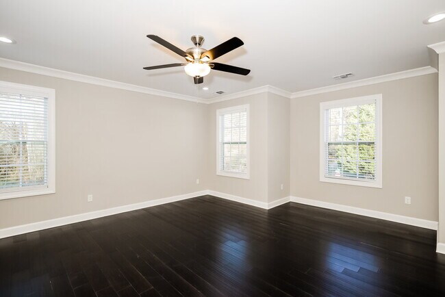 Building Photo - 10 Magan Ct