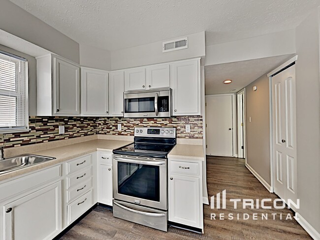 Building Photo - 6820 W Denton Dr