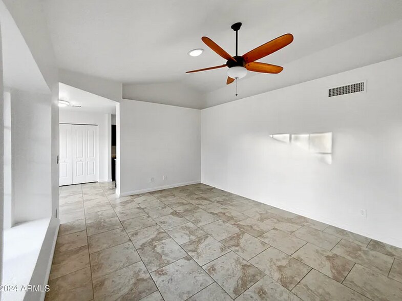 Building Photo - 1055 N Recker Rd