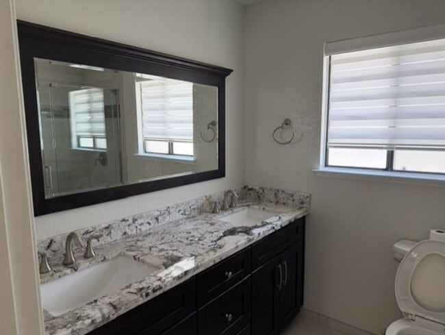 Building Photo - BEAUTIFUL 2 BR 2.5 BA TOWNHOUSE RANCHO PENASQUITOS $3300.00