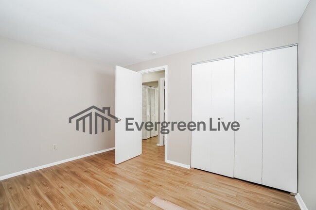 Building Photo - 1810 Pickering Dr