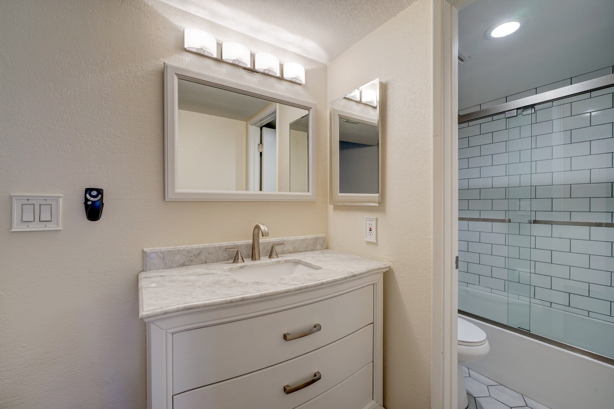 Primary Vanity - 7777 E Main St