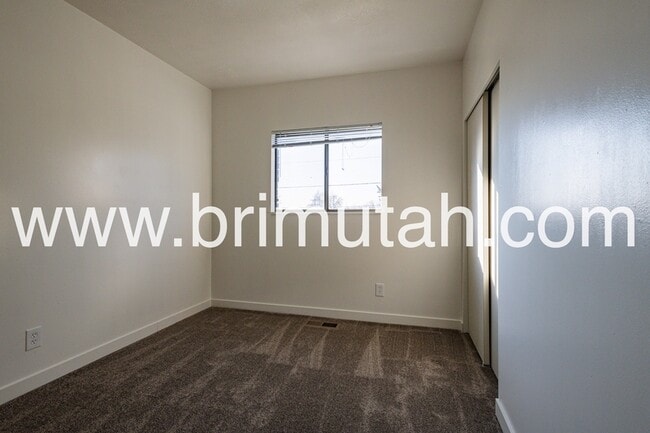 Building Photo - 1304 E 900 S