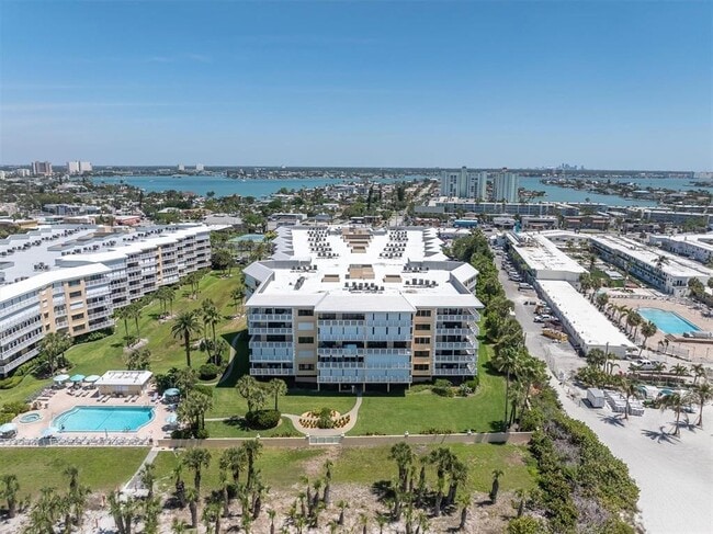 Building Photo - 6500 Sunset Way