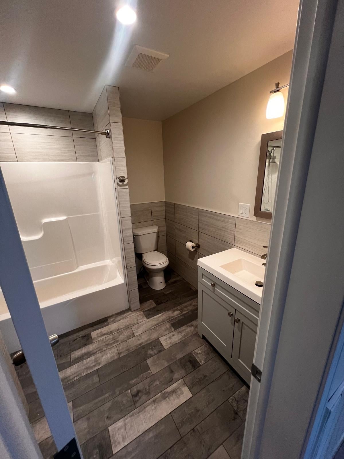 Building Photo - 613 Wallace Harris Ave