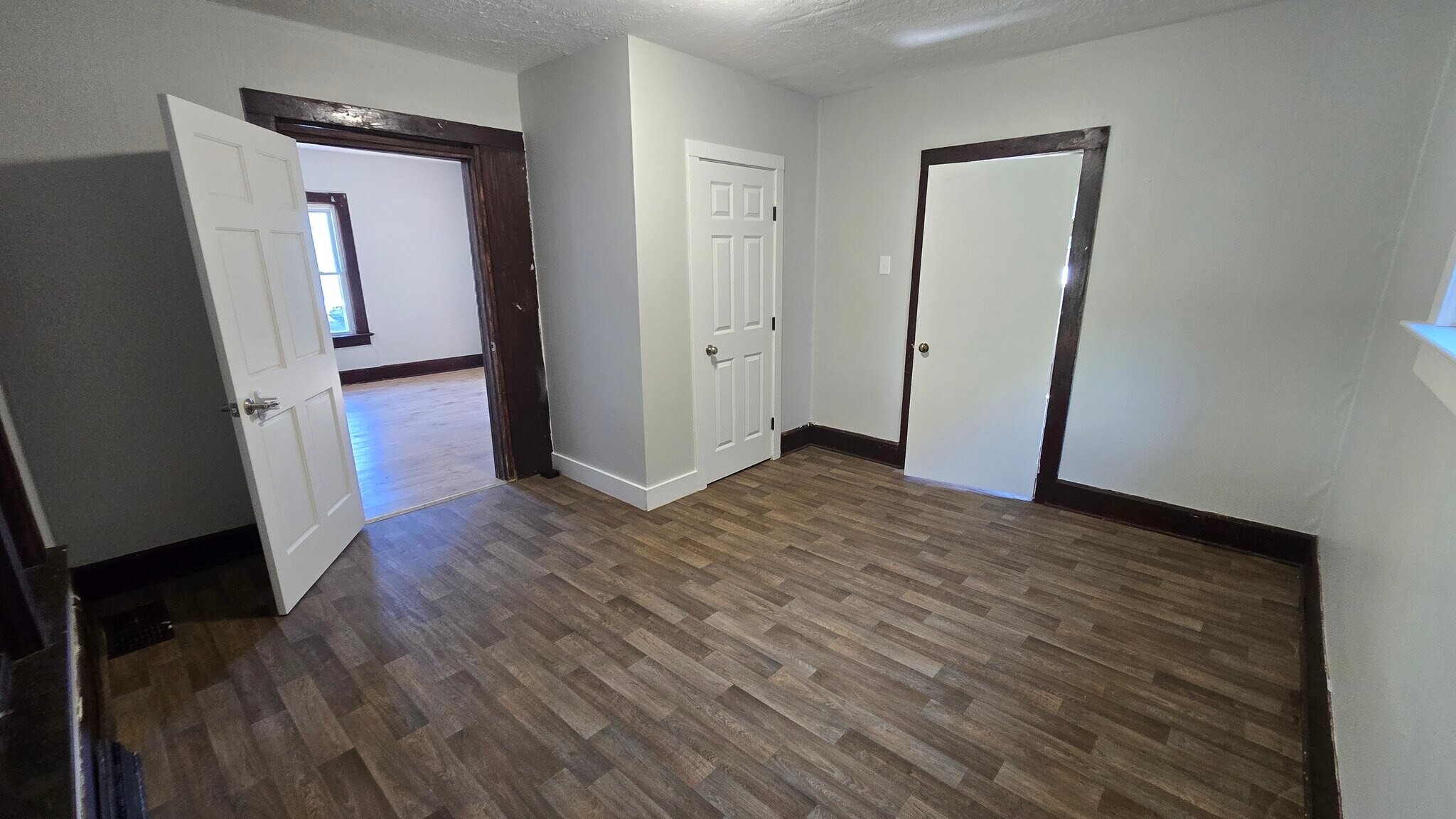 Building Photo - 537 Woodville Rd