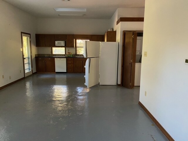 Building Photo - 2007 Whitebead Trail