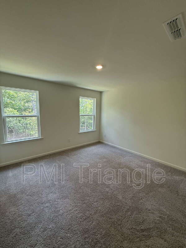 Building Photo - 138 Parker Ln