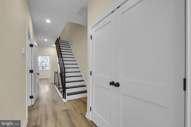 Building Photo - 2670 Braddock St