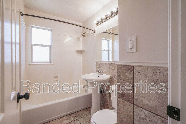 Building Photo - 351 E 4575 S