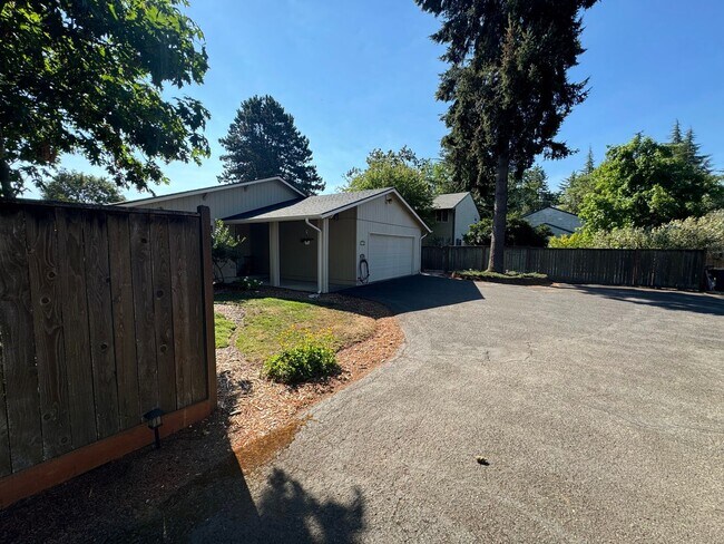Building Photo - 3 Bedroom House off Harlow Rd.