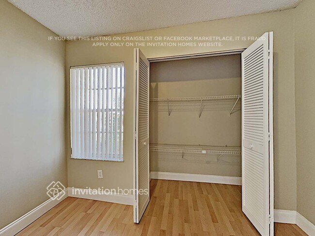 Building Photo - 10105 SW 141st Ct