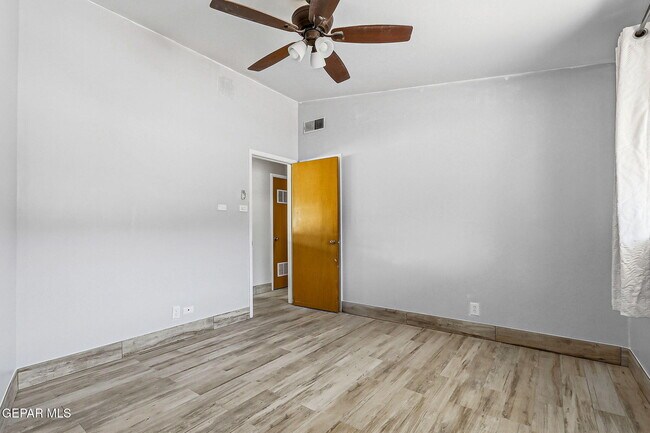 Building Photo - 2801 Polk Ave