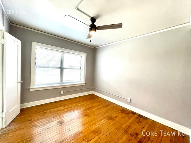 Building Photo - 710 W 48th St
