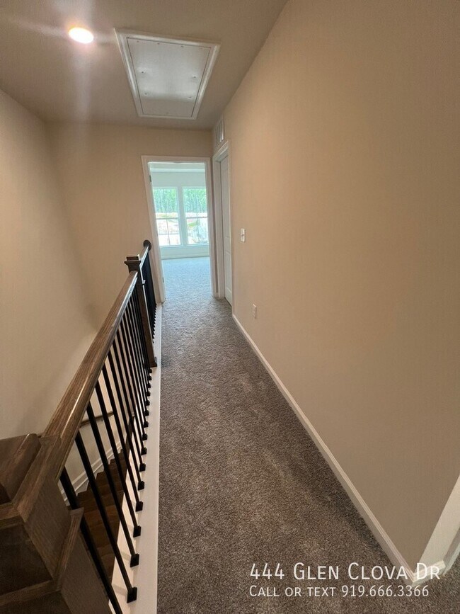 Building Photo - 444 Glen Clova Dr