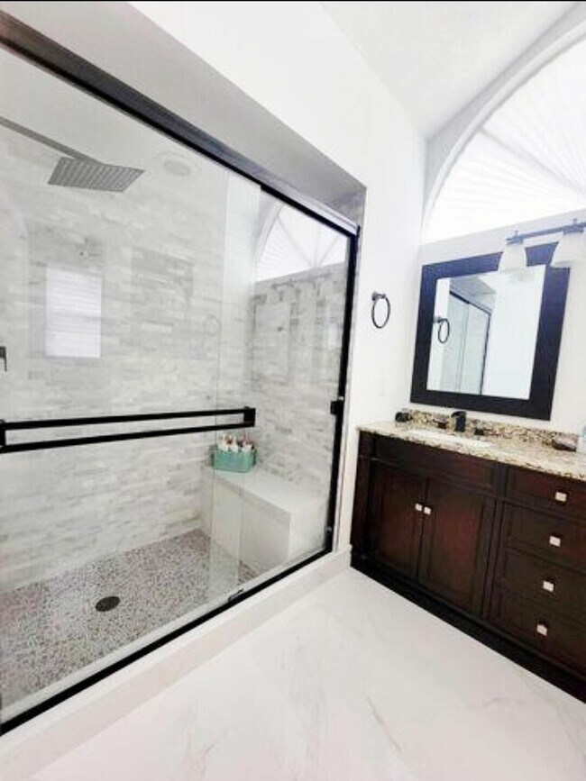 Building Photo - 1697 SW Clover St