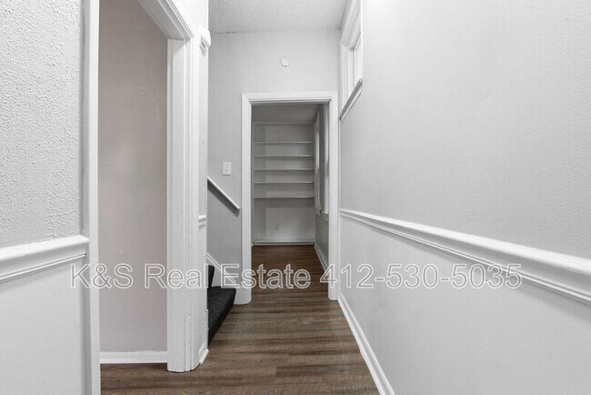 Building Photo - 29 E Orchard Ave