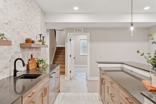 Building Photo - New Charming Berthoud Home with Modern Comfort | $1000 Deposit with Approved Credit and TWO WEEKS...