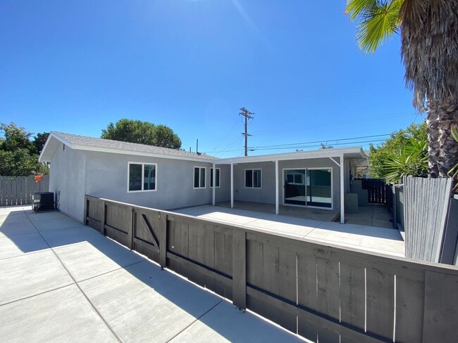 Building Photo - 5BD/2BA with Garage! (Lease out, pending s...